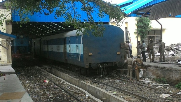 ಚಲಿಸುತ್ತಿರುವ ರೈಲಿನಲ್ಲಿ ಕೋಟ್ಯಂತರ ರೂ.ಗೆ ಯಶಸ್ವೀ ಕನ್ನ !